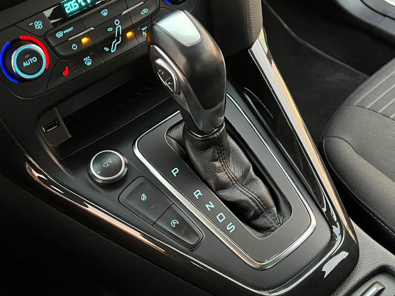 2018 Ford Focus — Miniatură 12
