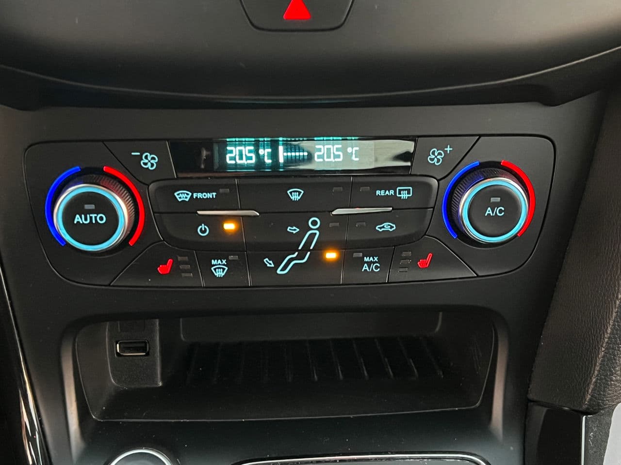 2018 Ford Focus — Miniatură 11