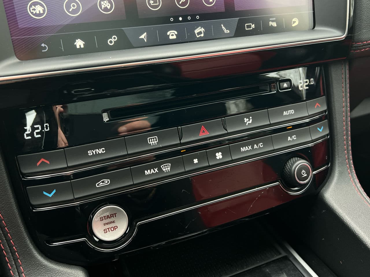 2016 Jaguar F-Pace — Miniatură 17