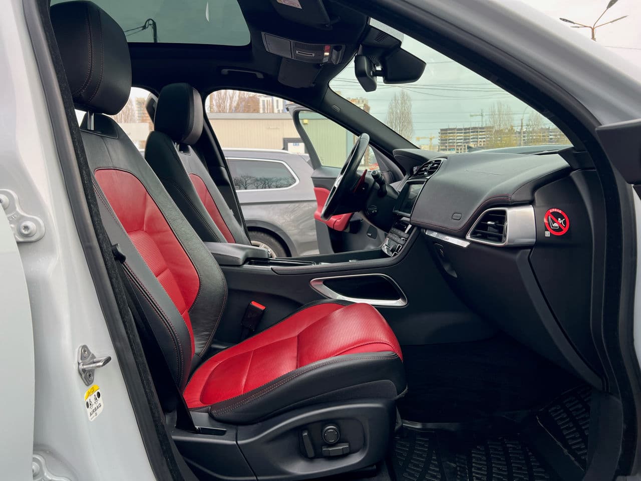 2016 Jaguar F-Pace — Miniatură 20
