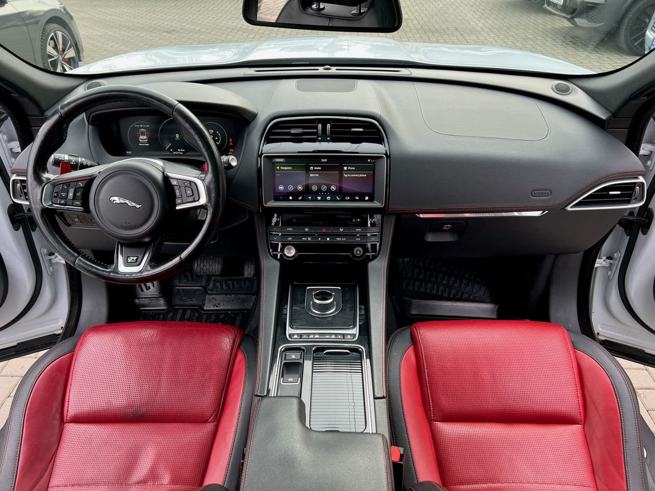 2016 Jaguar F-Pace — Miniatură 11