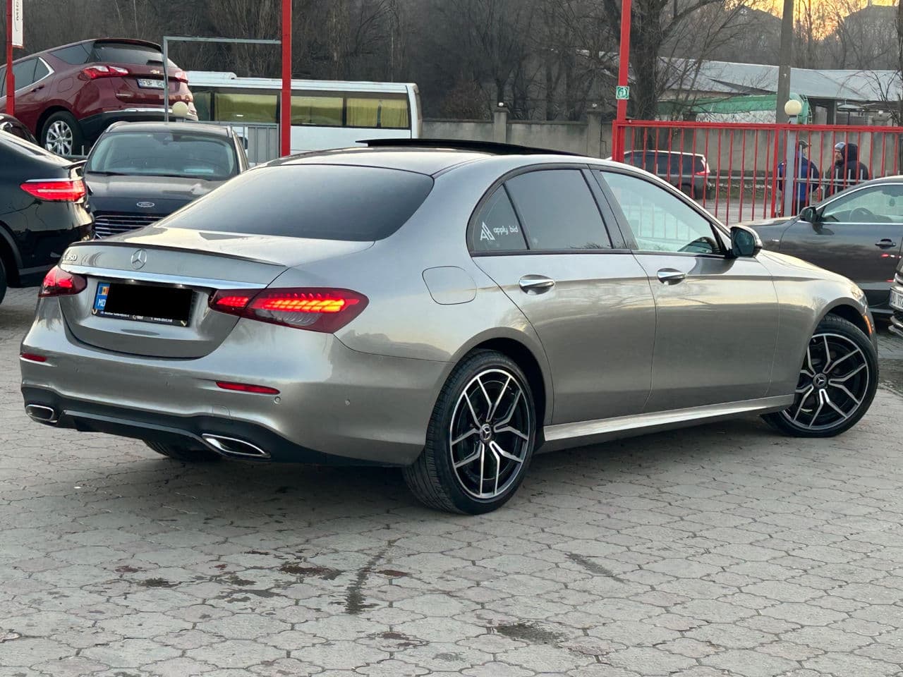 2023 Mercedes E 350 — Miniatură 3