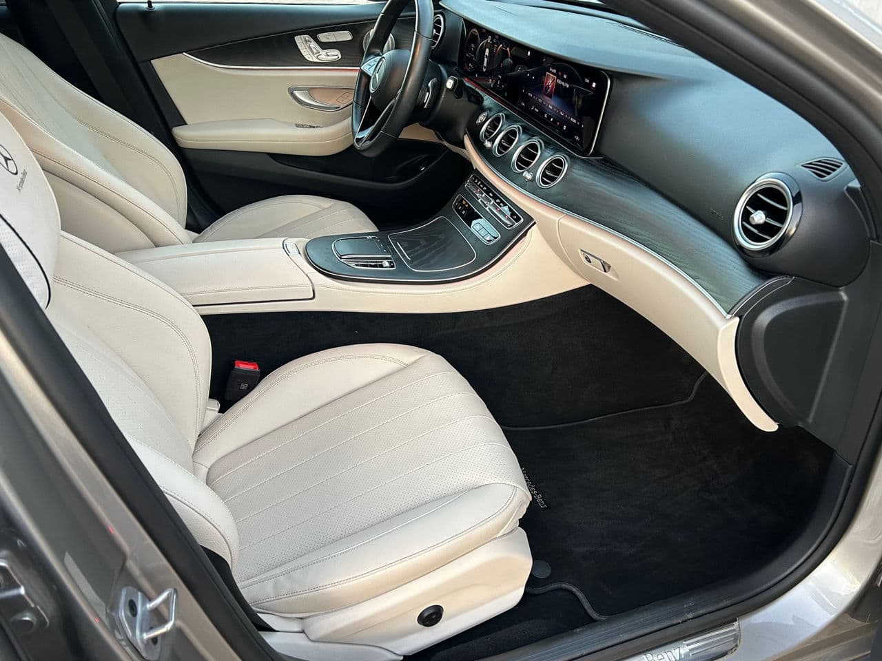 2023 Mercedes E 350 — Miniatură 14