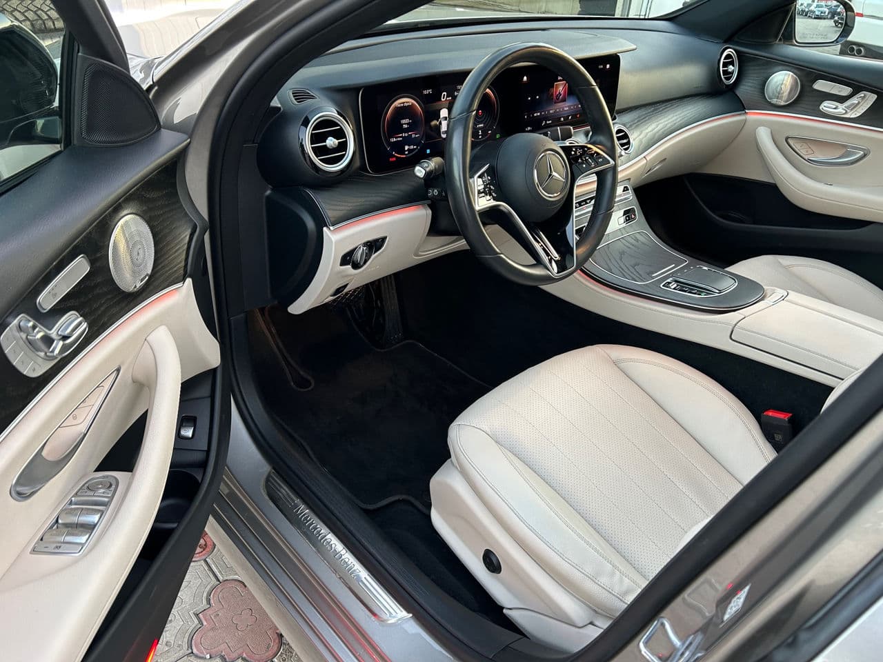 2023 Mercedes E 350 — Miniatură 6