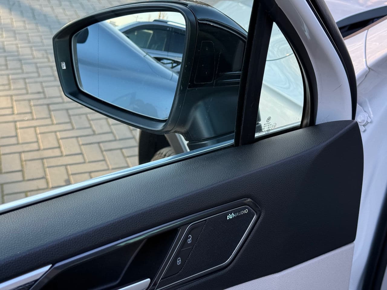 2017 Volkswagen Tiguan — Miniatură 8