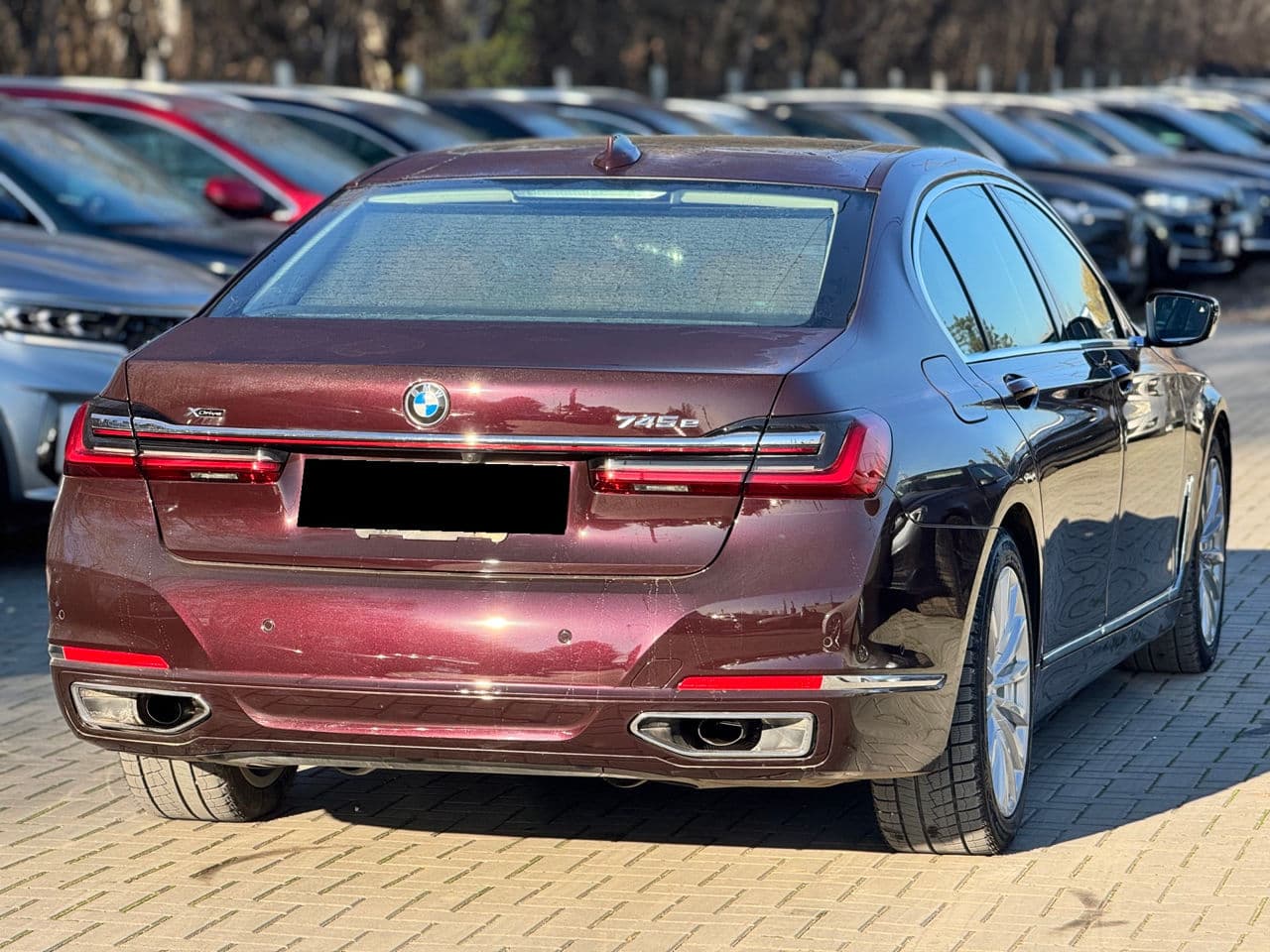 2019 BMW 745e — Miniatură 4