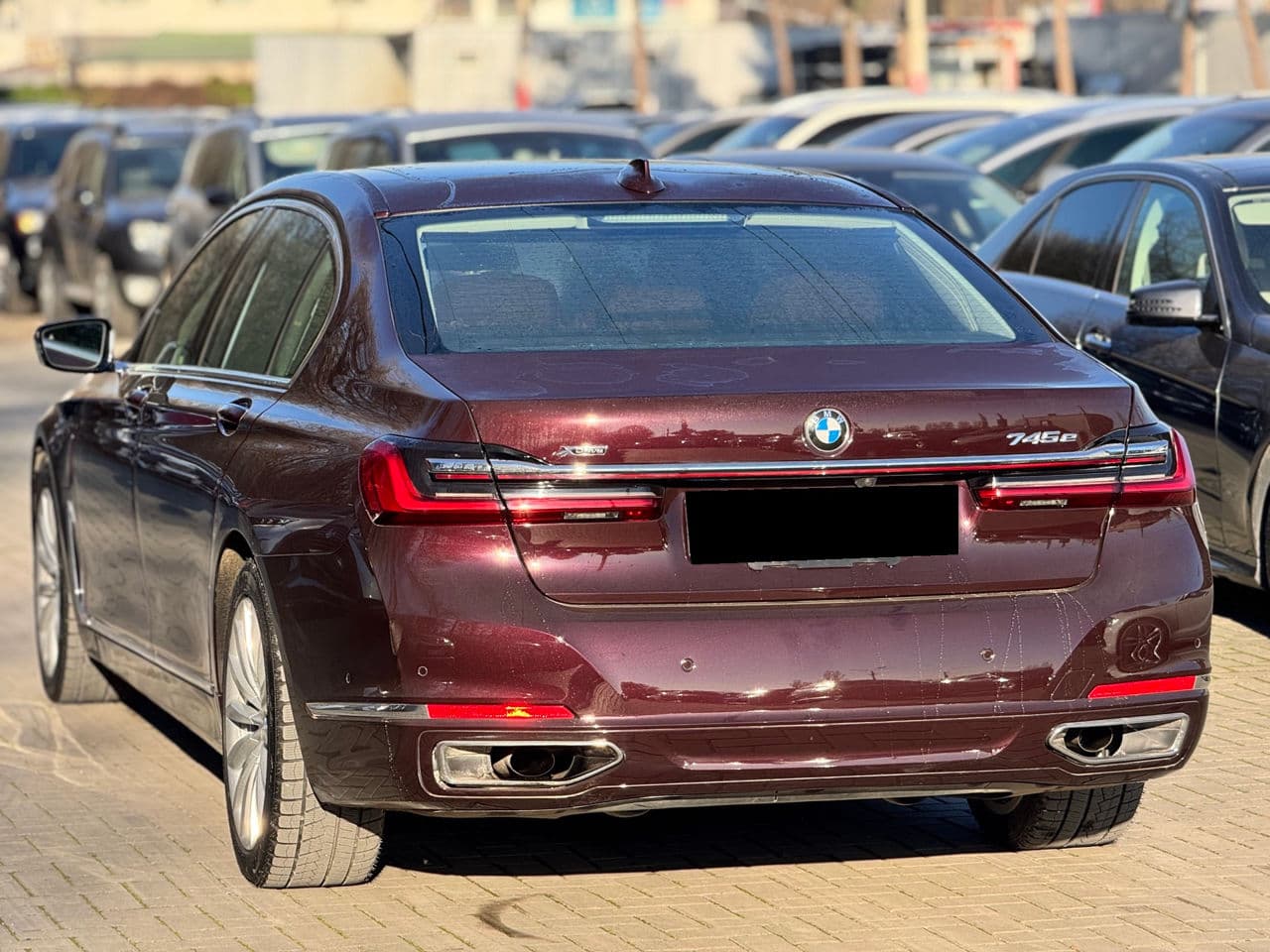 2019 BMW 745e — Miniatură 2