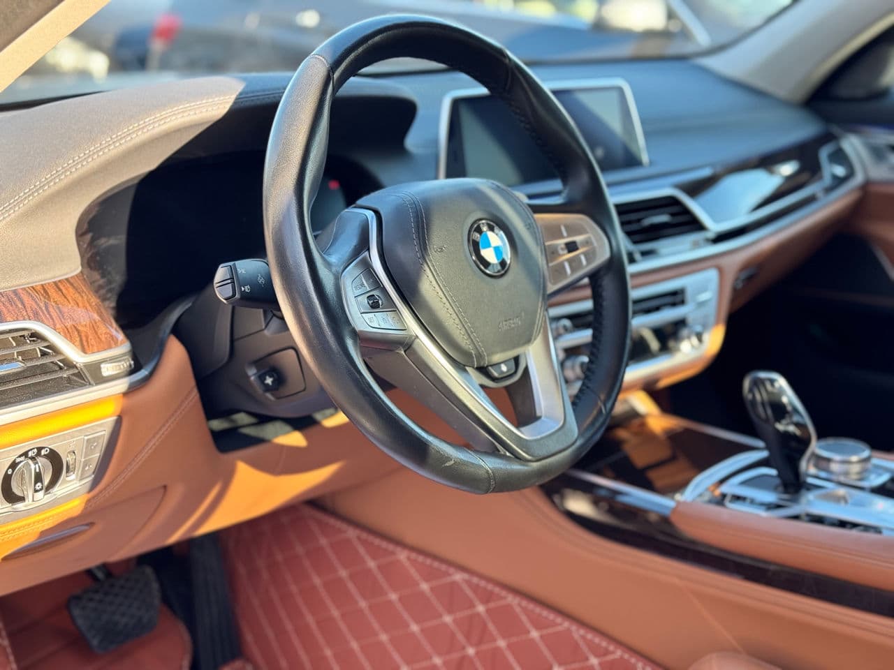 2019 BMW 745e — Miniatură 11