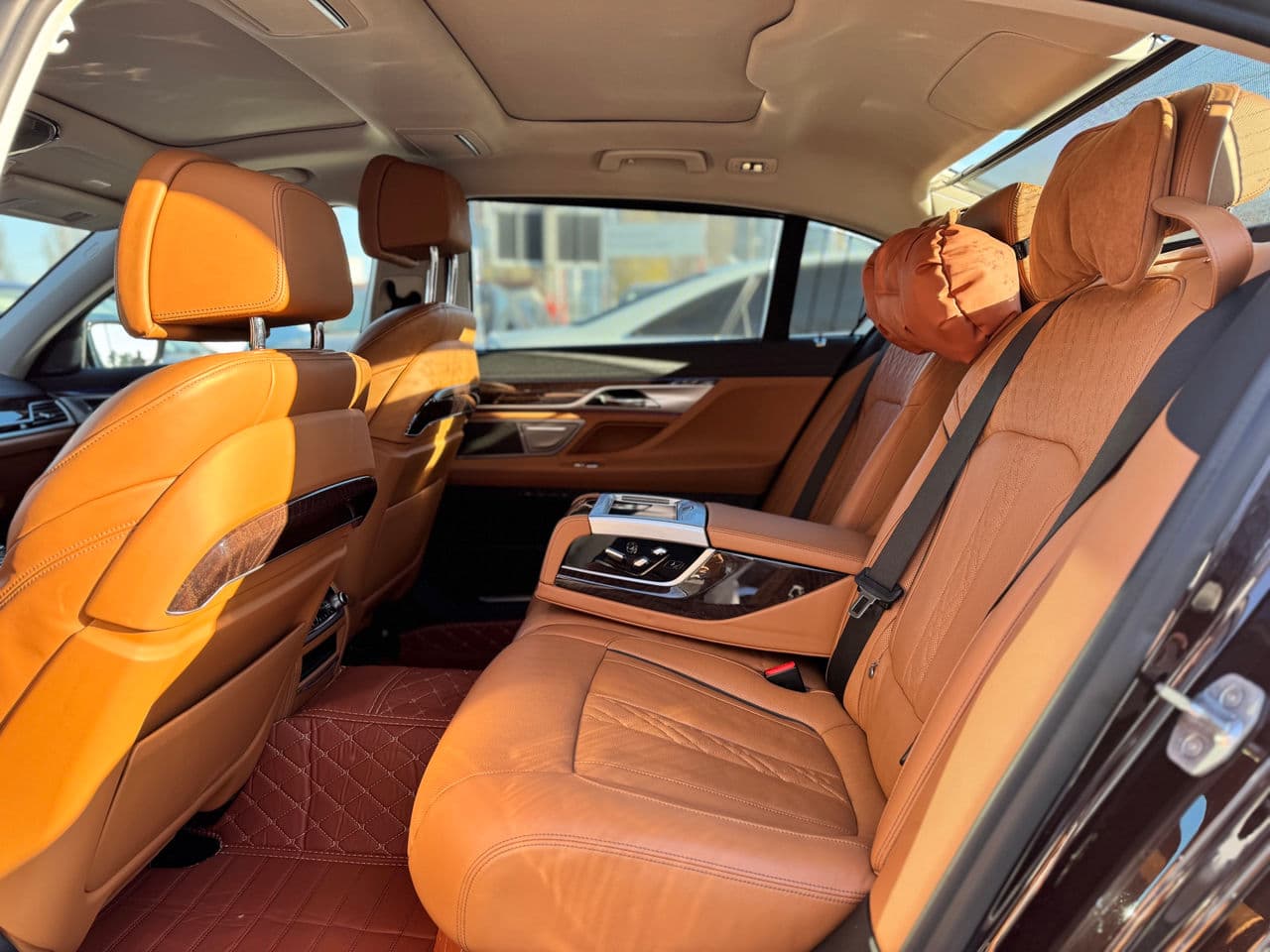 2019 BMW 745e — Miniatură 19
