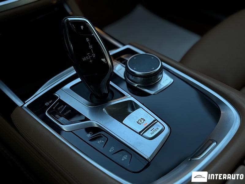 2019 BMW 745e — Miniatură 17