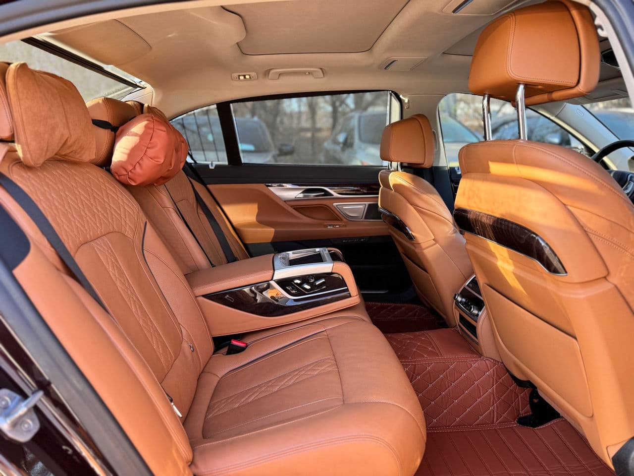 2019 BMW 745e — Miniatură 22