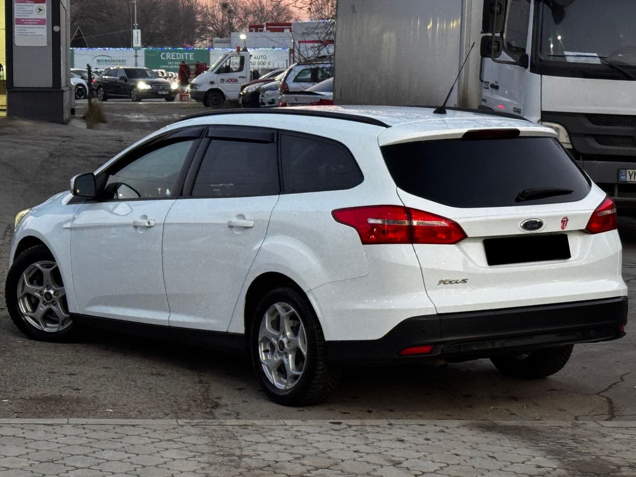 2015 Ford Focus — Miniatură 2