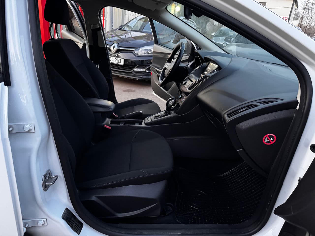2015 Ford Focus — Miniatură 5