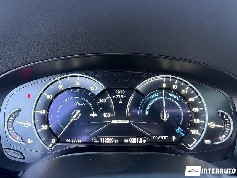 2017 BMW 530e — Miniatură 8