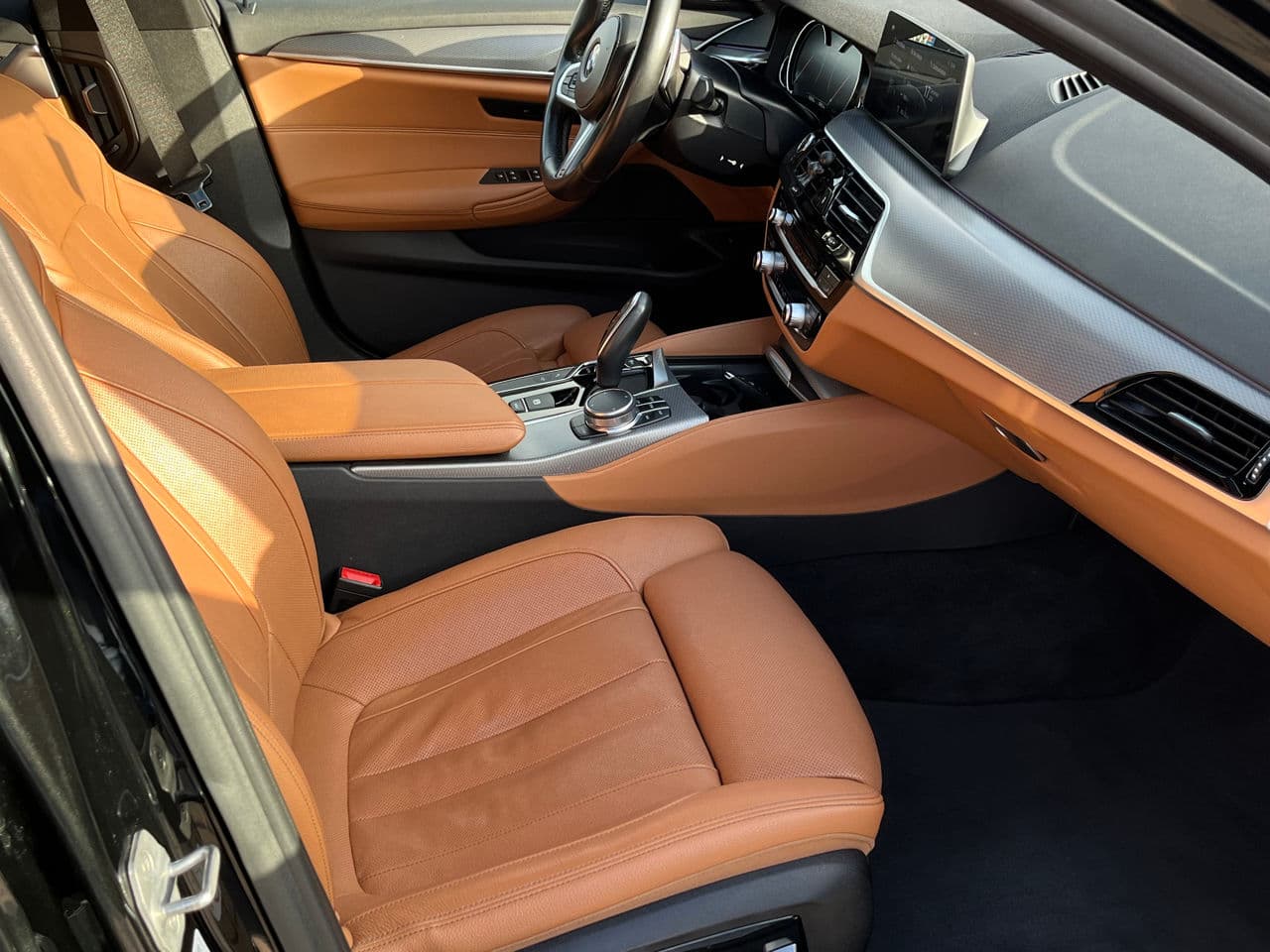 2017 BMW 530 — Miniatură 15