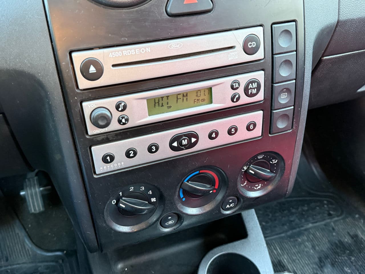 2004 Ford Fusion — Miniatură 10