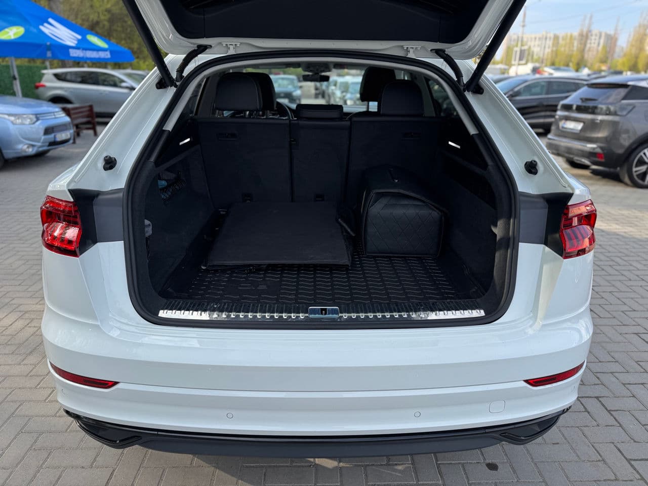 2023 Audi Q8 — Miniatură 5