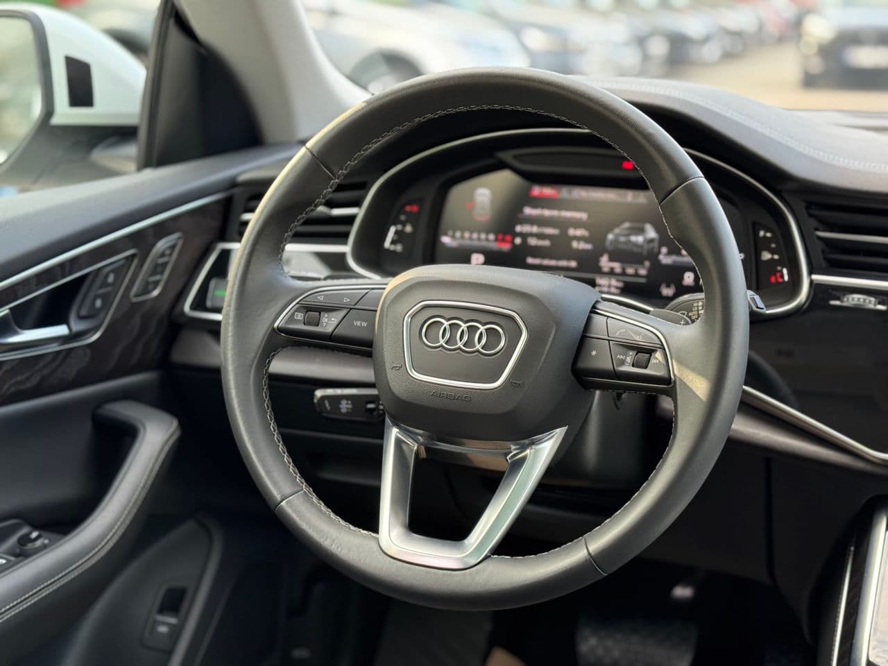 2023 Audi Q8 — Miniatură 15