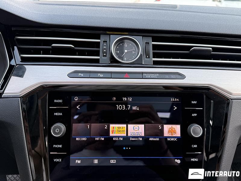 2018 Volkswagen Passat — Miniatură 9