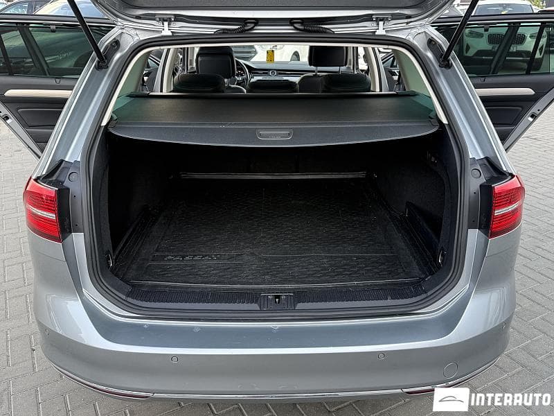 2018 Volkswagen Passat — Miniatură 21