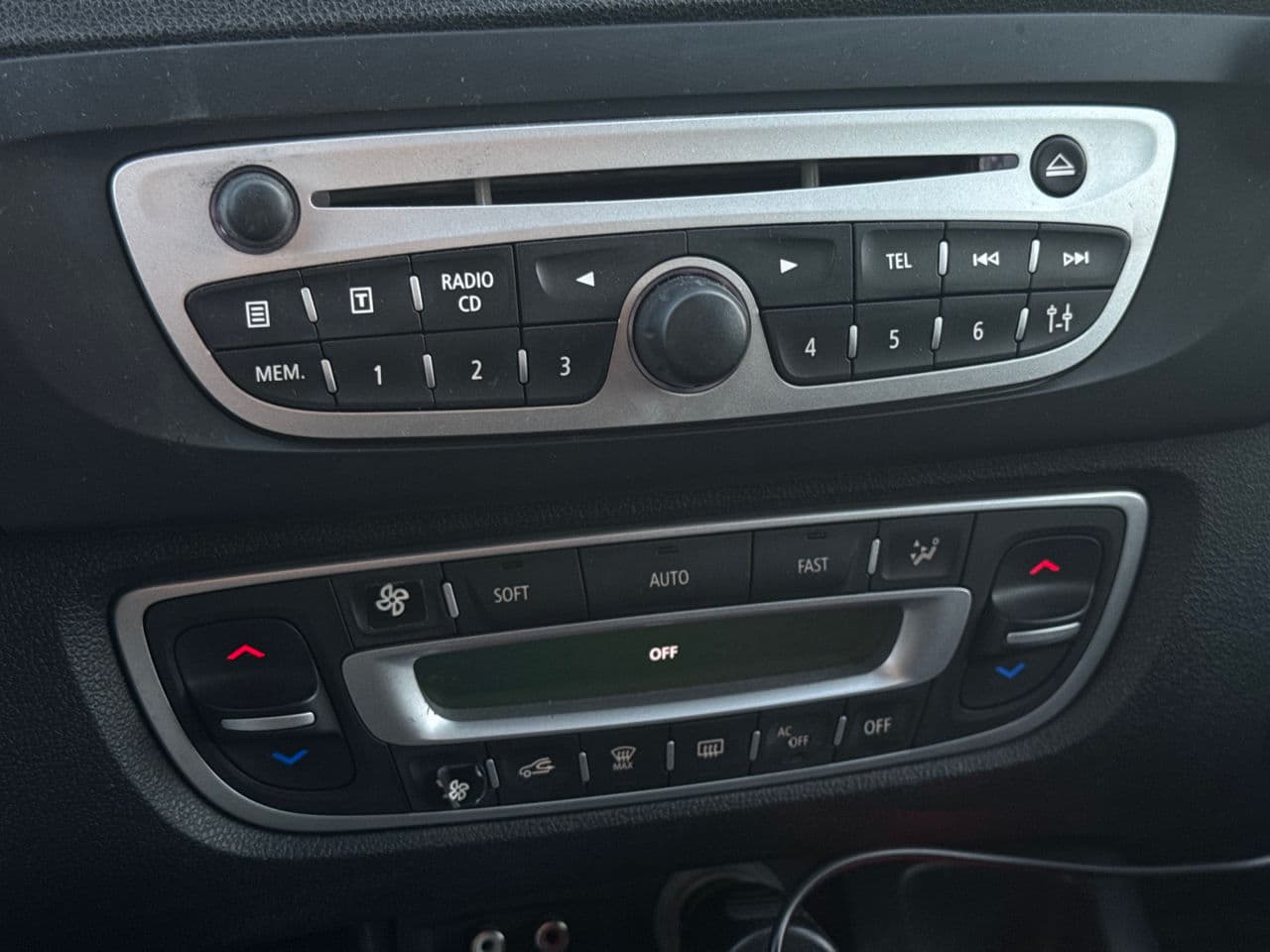2010 Renault Scenic — Miniatură 10