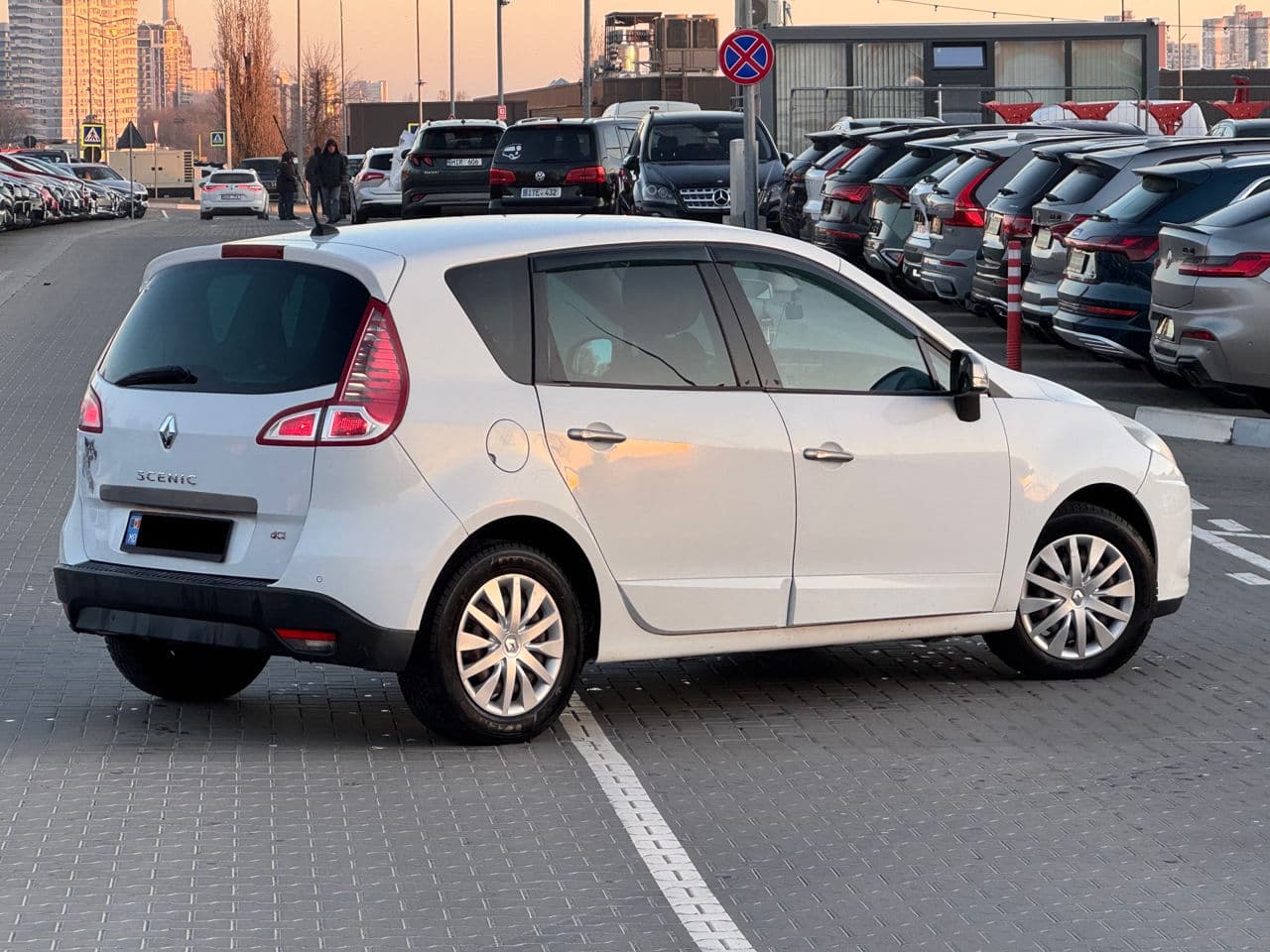 2010 Renault Scenic — Miniatură 3