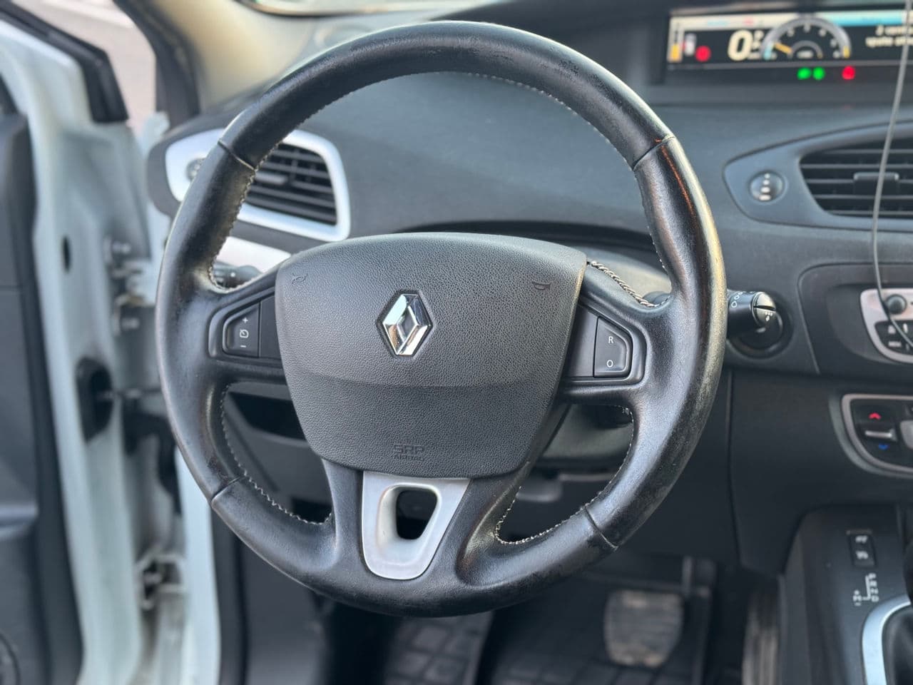 2010 Renault Scenic — Miniatură 7