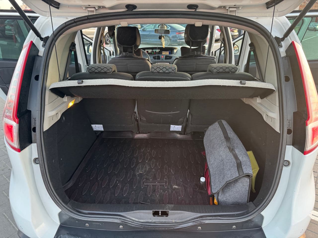 2010 Renault Scenic — Miniatură 20