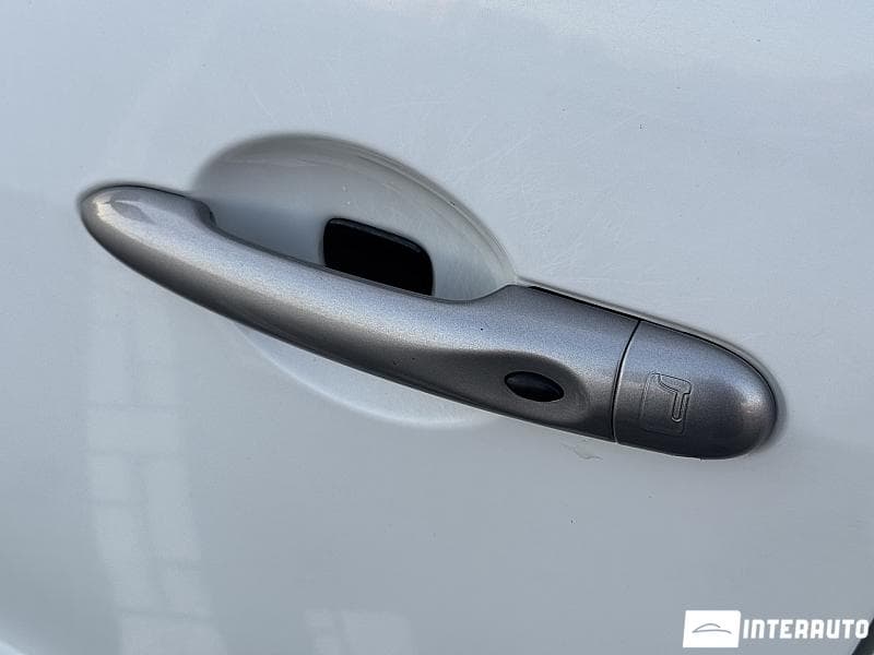 2010 Renault Scenic — Miniatură 17