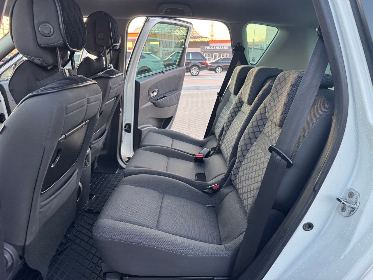 2010 Renault Scenic — Miniatură 13