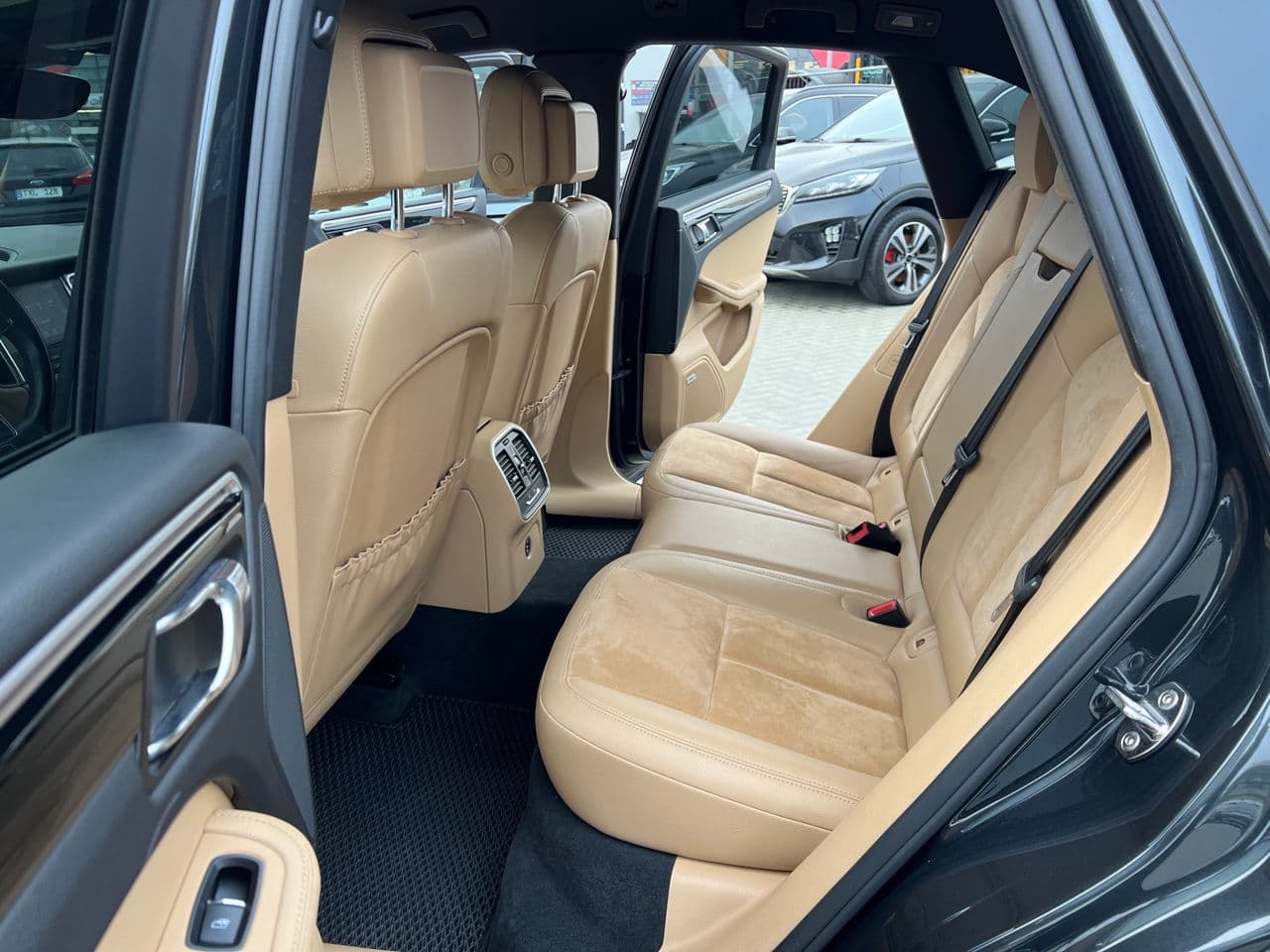 2017 Porsche Macan — Miniatură 13