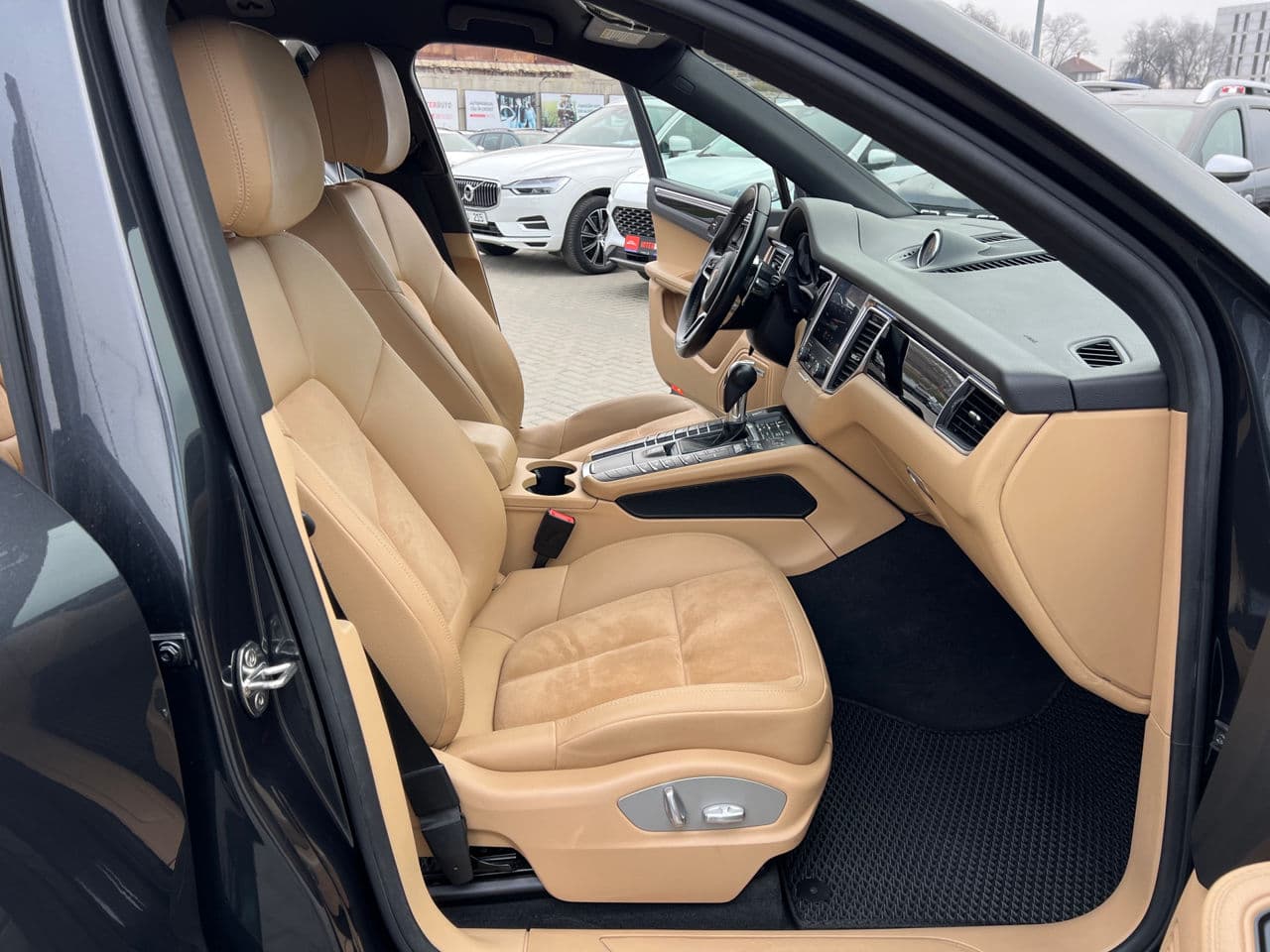 2017 Porsche Macan — Miniatură 16