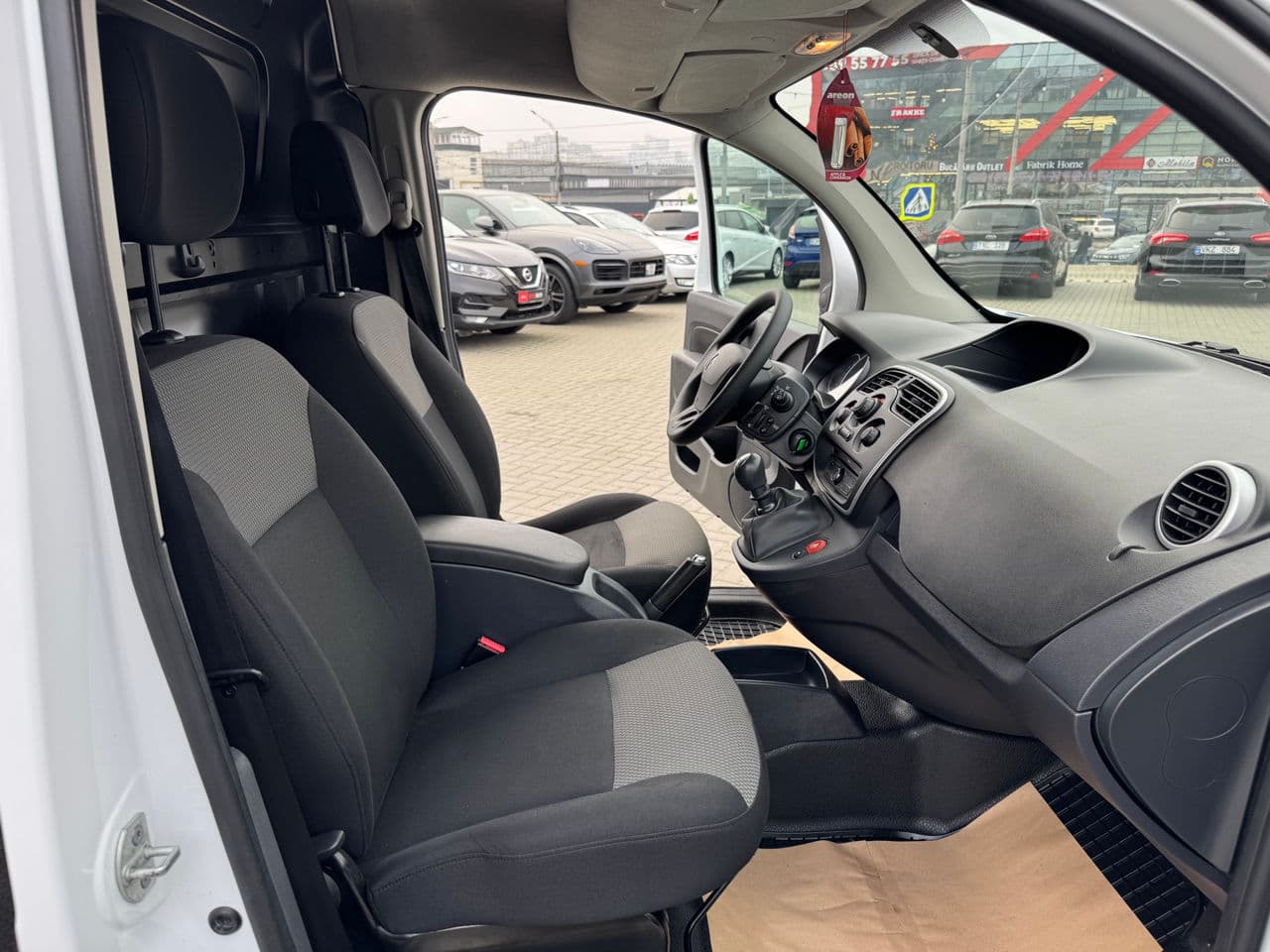 2020 Renault Kangoo — Miniatură 14