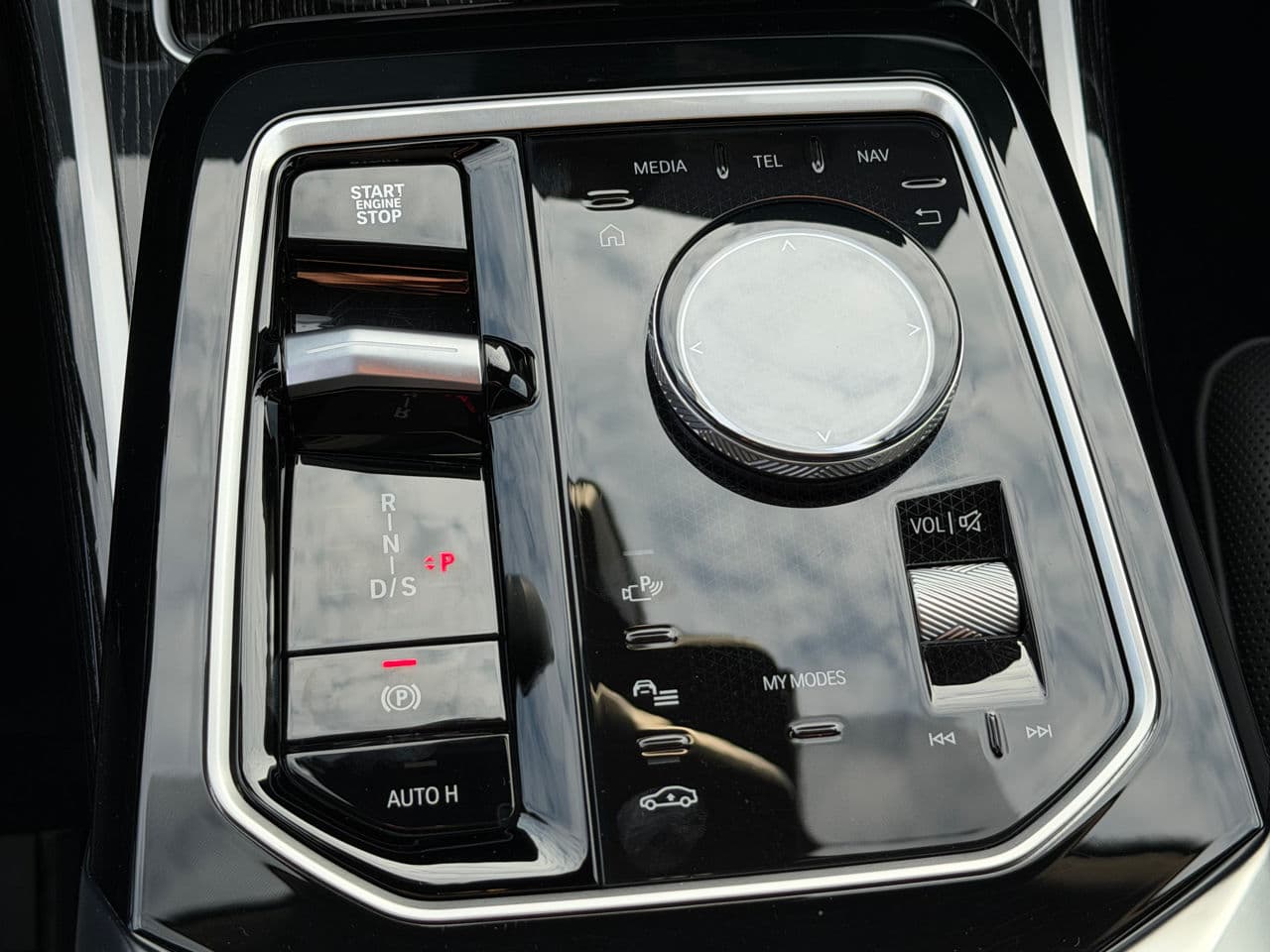 2024 BMW 750e XDrive — Miniatură 16