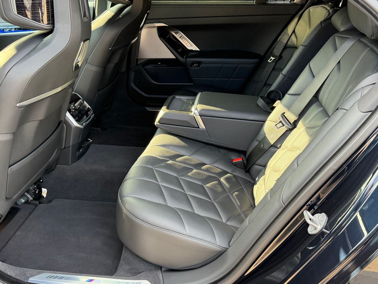 2024 BMW 750e XDrive — Miniatură 20