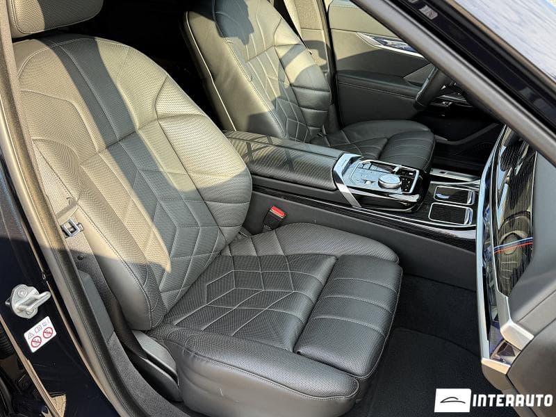2024 BMW 750e XDrive — Miniatură 19