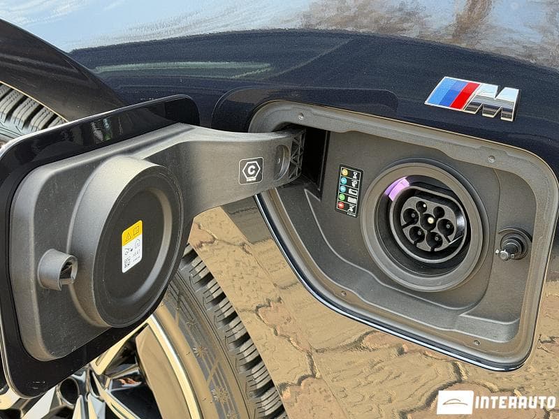 2024 BMW 750e XDrive — Miniatură 26