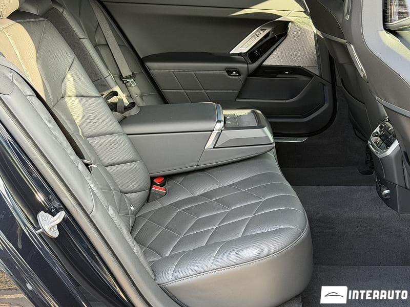 2024 BMW 750e XDrive — Miniatură 22