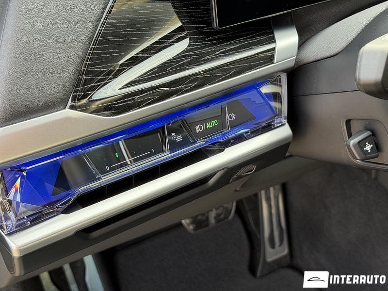 2024 BMW 750e XDrive — Miniatură 10