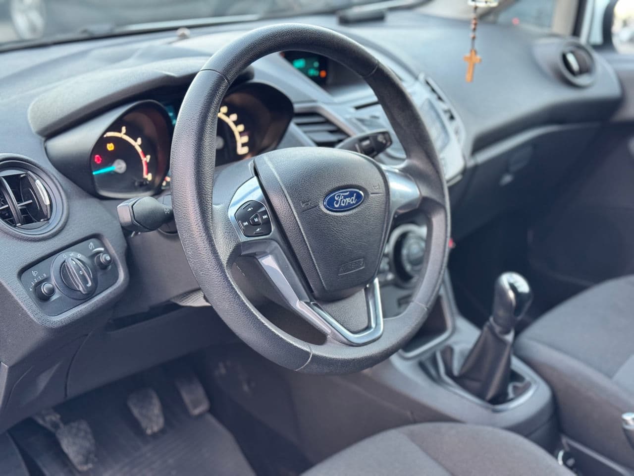 2016 Ford Fiesta — Miniatură 8