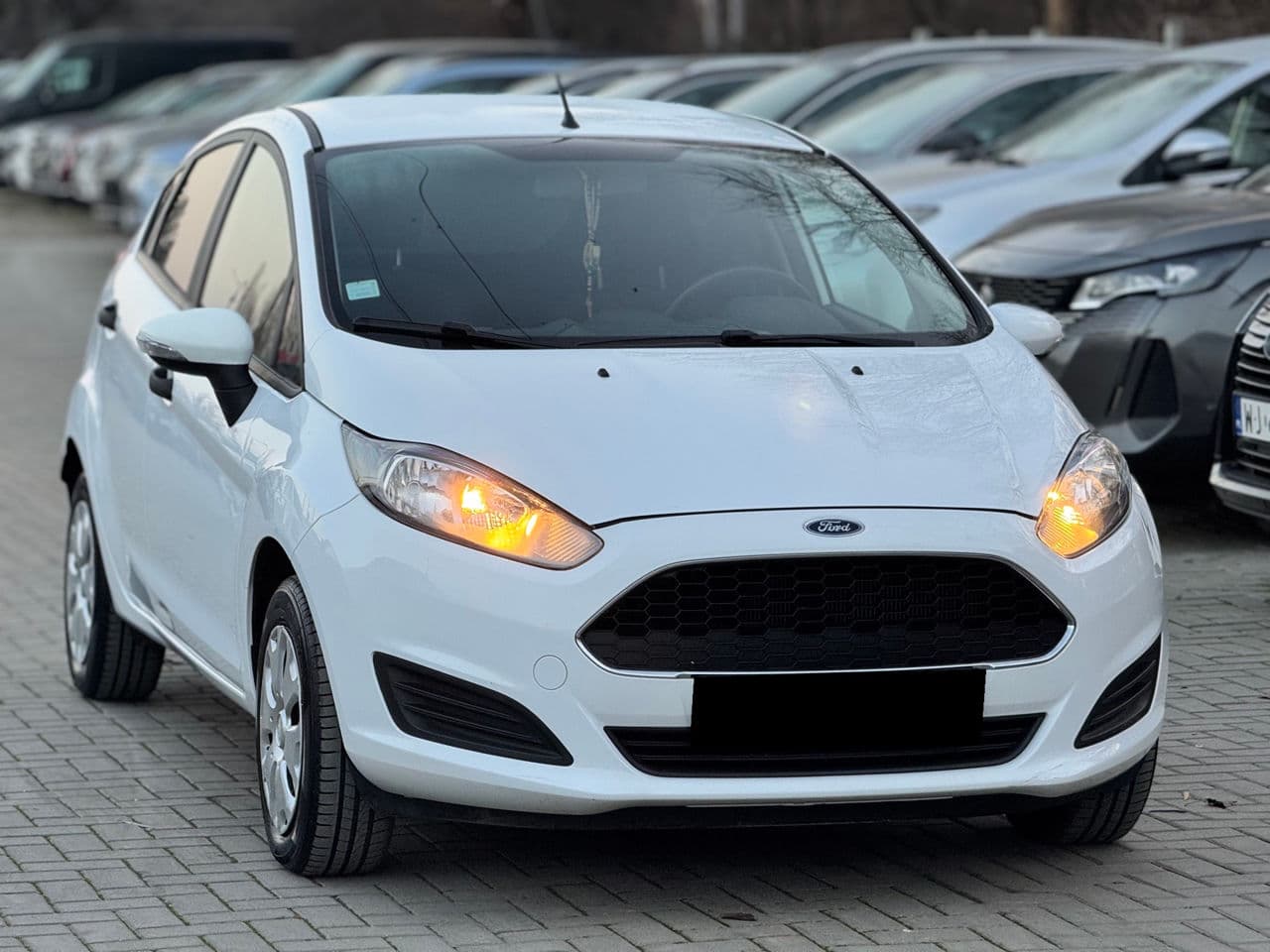 2016 Ford Fiesta — Miniatură 3