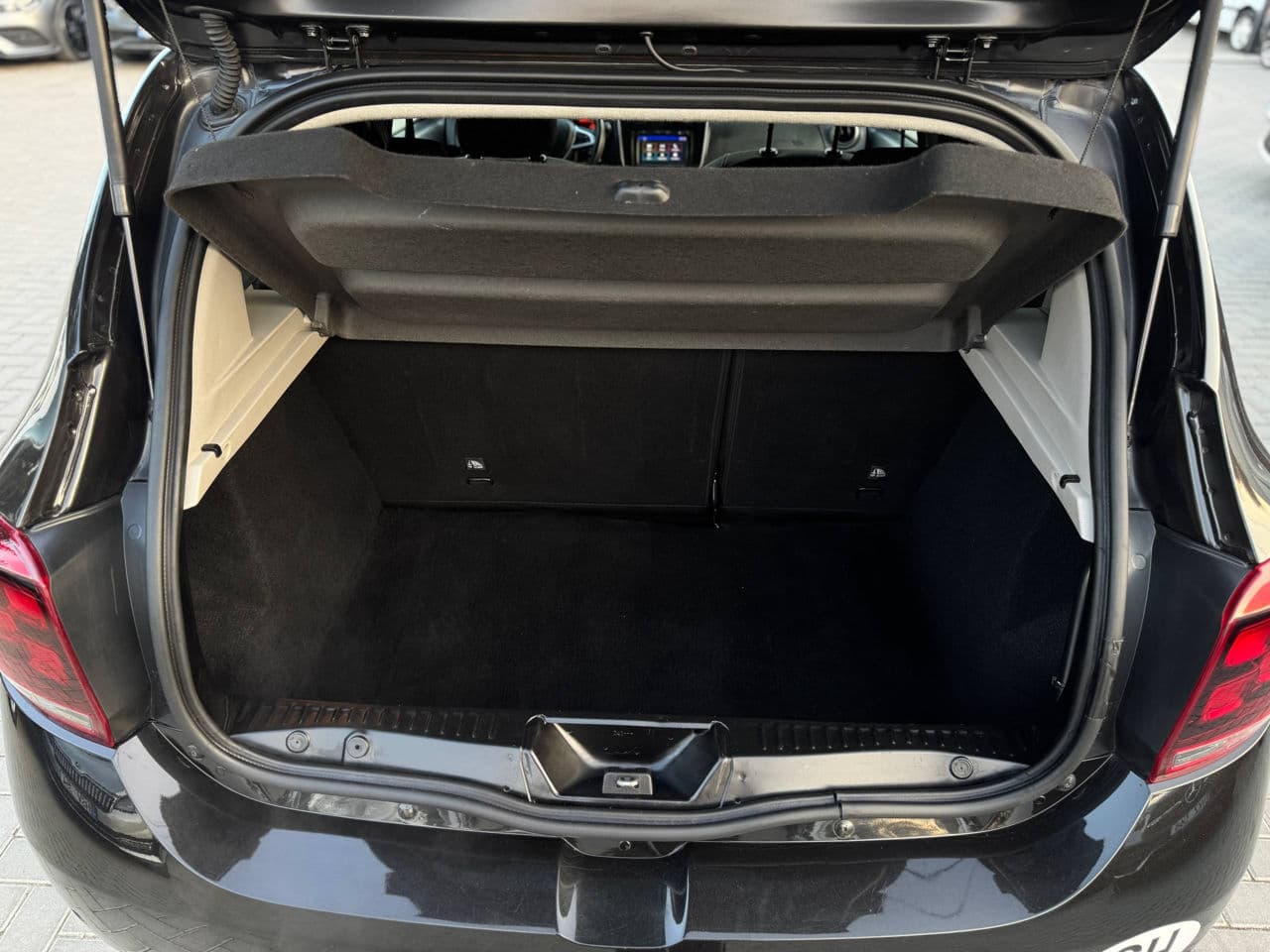 2018 Dacia Sandero Stepway — Miniatură 18