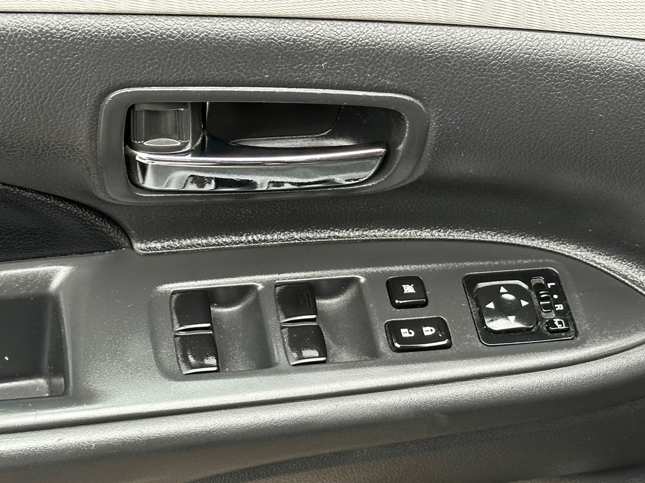 Mitsubishi Outlander 2014 — Миниатюра 14