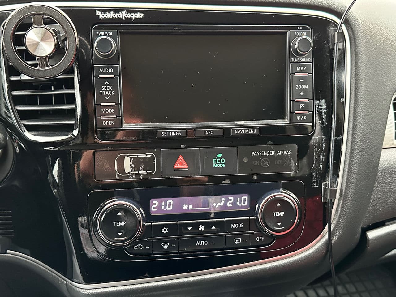 Mitsubishi Outlander 2014 — Миниатюра 10