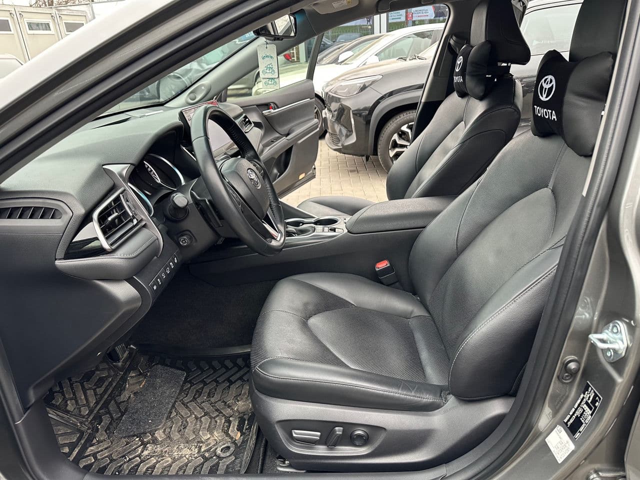 Toyota Camry 2021 — Миниатюра 8