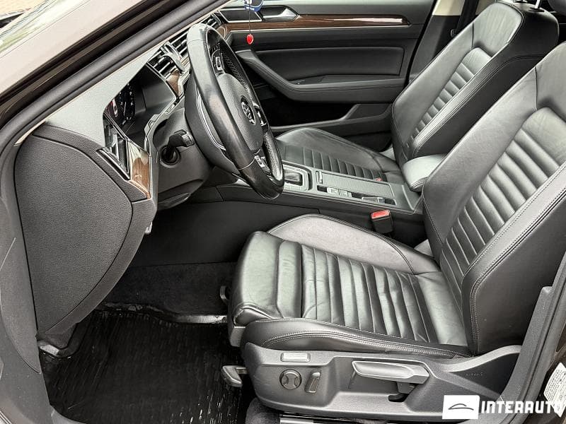 2018 Volkswagen Passat — Miniatură 8