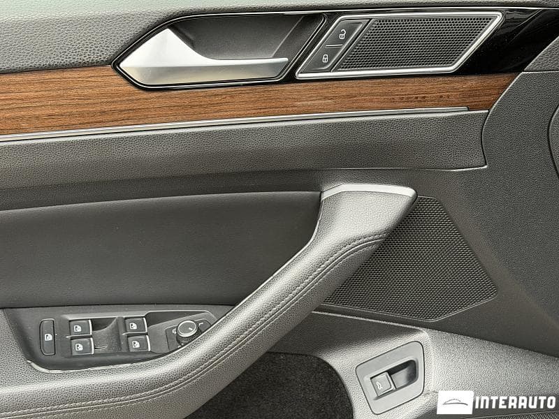 2018 Volkswagen Passat — Miniatură 7