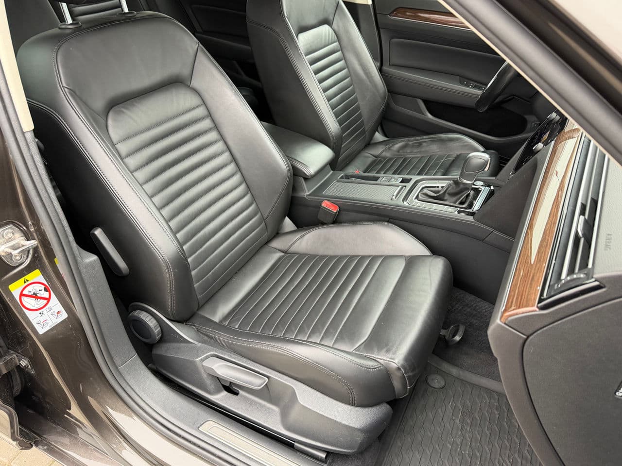 2018 Volkswagen Passat — Miniatură 16
