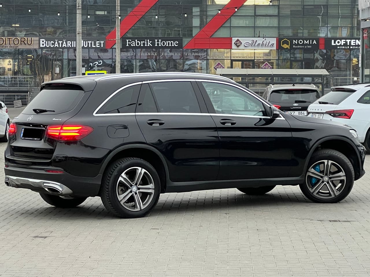 2016 Mercedes GLC 350e — Miniatură 3
