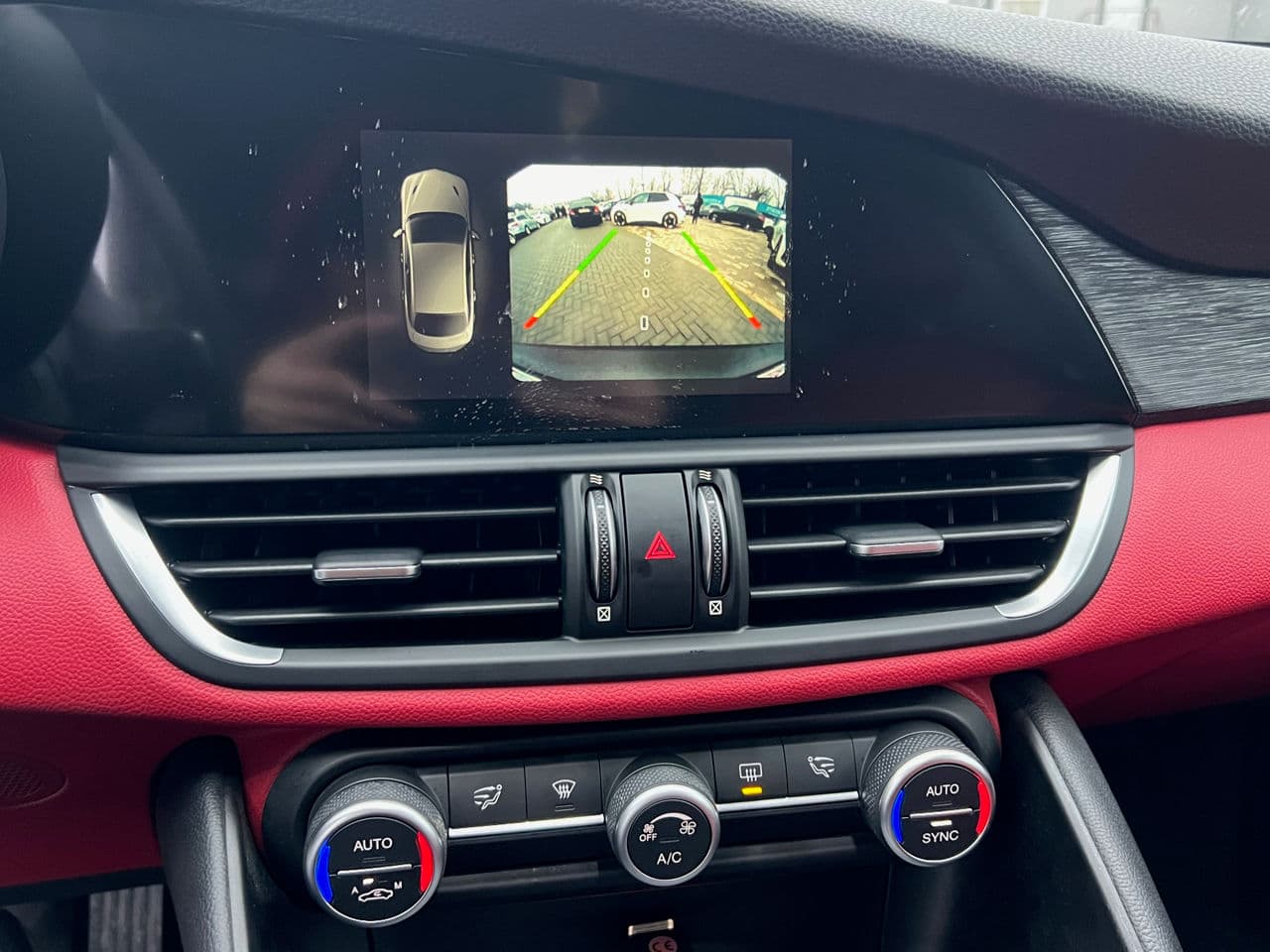 Alfa Romeo Giulia 2019 — Миниатюра 12